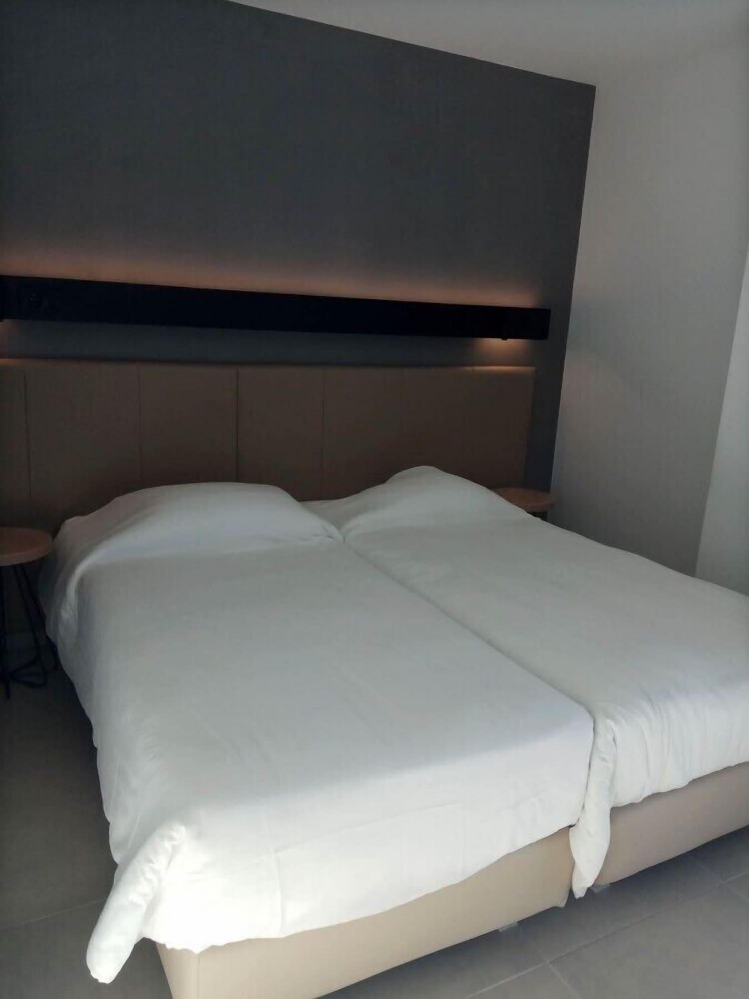 Hotel Avra