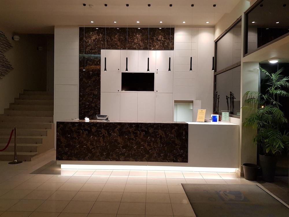 Avra Hotel Rafína