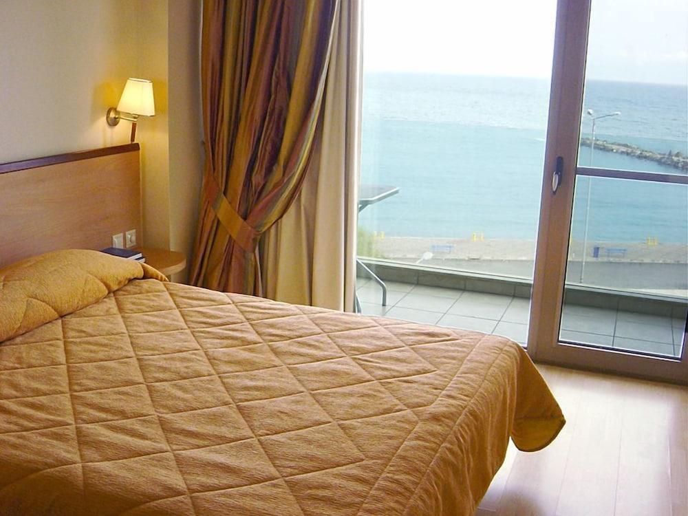 Avra Hotel Rafína