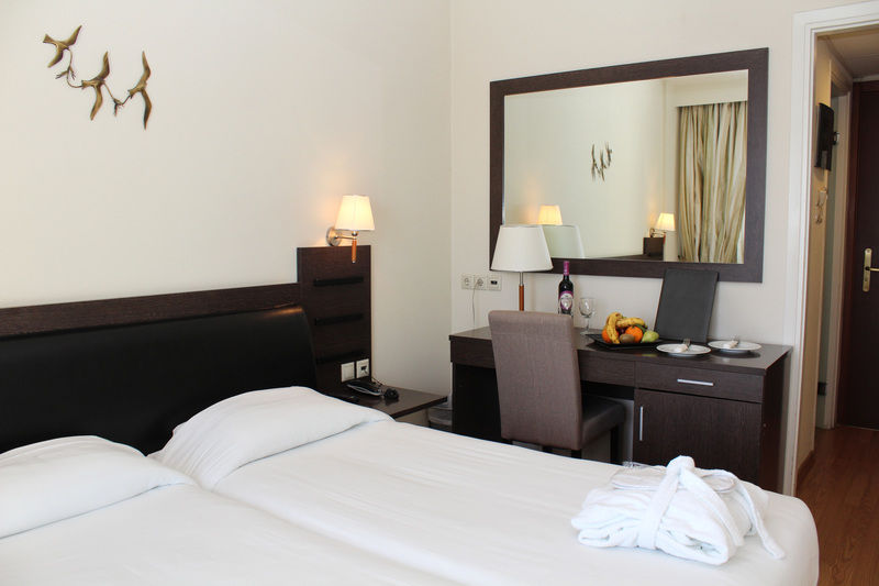 Avra Hotel 4*
