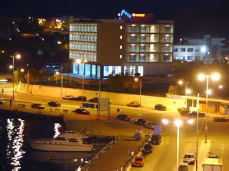 Avra Hotel