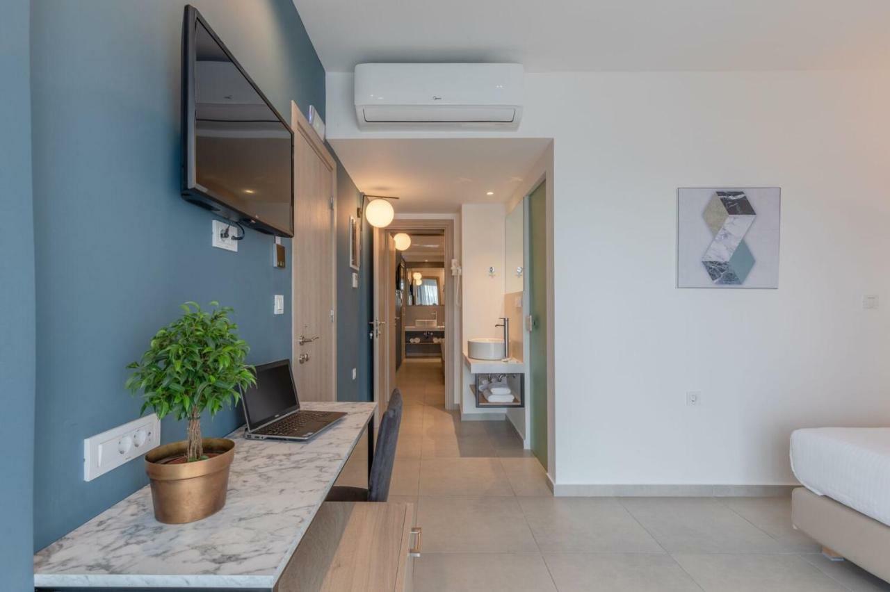 Avra Hotel 4*